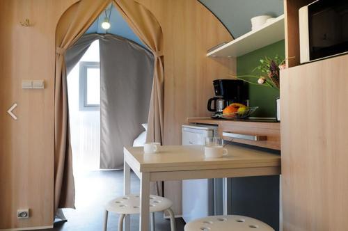 Flower Camping Les Étangs Mina*** - Coco sweet 17 m² (2 rooms) + terrace (without toilet blocks) side camping - Photo 2
