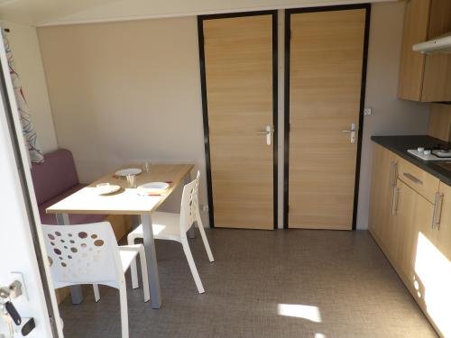 Flower Camping Les Étangs Mina*** - Chalet + comfort 22 m² - Photo 1