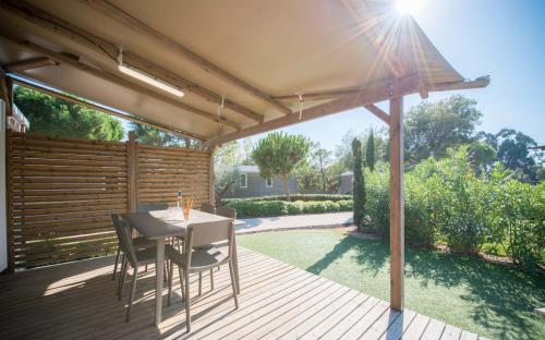 Camping des Mûres - Mobile home Premium Vinyards side - Photo 4