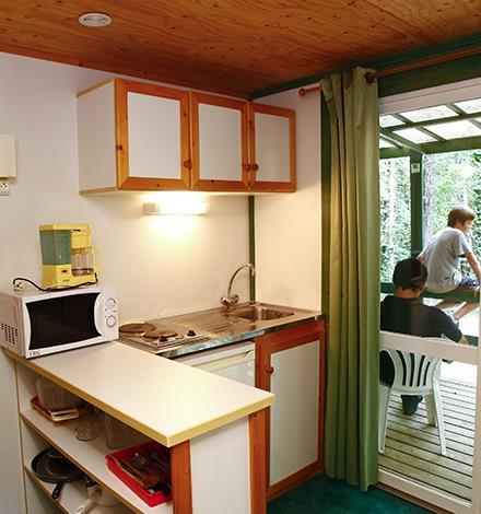 Camping du Chêne Vert - BUNGALOW Gaillac 30m² sheltered terrace 2 bedrooms - Photo 2