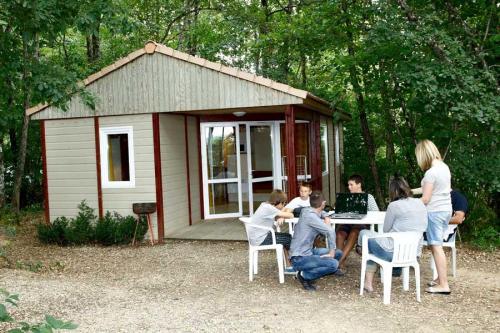 Camping du Chêne Vert - Bungalow Bruniquel 36m² sheltered terrace 2 bedrooms - Photo 1