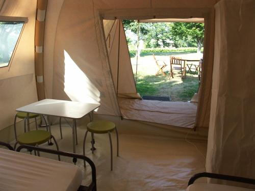 Camping Le Plô - Big tent Luxe Karsten without toilet blocks (beds made on arrival, no extra charge) - Photo 5