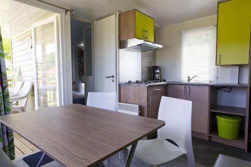 Camping Les Pommiers d'Aiguelèze - Mobil-home air-conditioned - Photo 3