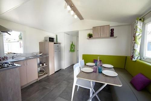Camping Les Pommiers d'Aiguelèze - Mobil-home air-conditioned - Photo 4