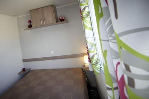 Camping Les Pommiers d'Aiguelèze - Mobilhome air-conditioned - 31 m² - 2 bedrooms - Photo 5