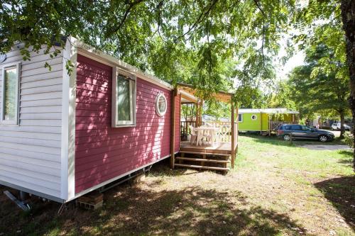 Flower Camping La Clairière - Les Pops : Mobil-home Confort + 2 bedrooms - Photo 1