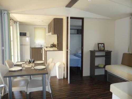 Camping Landes Azur - Mobile home - 2 bedrooms - Photo 5