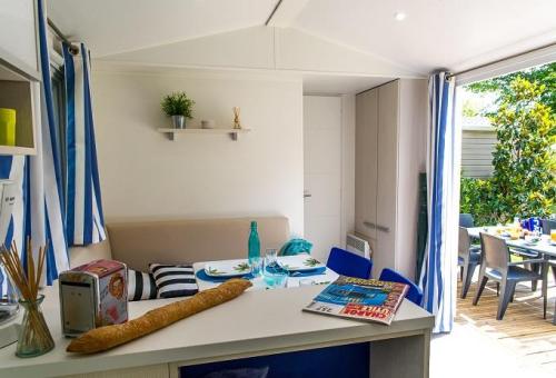 Camping Le Mouretou - Mobile home 2 bedrooms - Photo 3