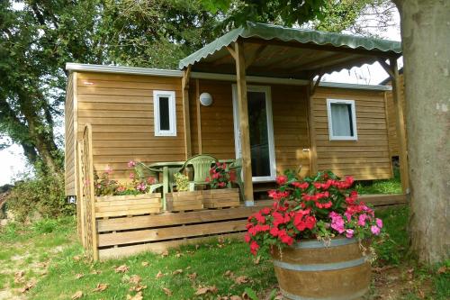 Camping du PIGEONNIER - COTTAGE TRIGANO BARDAGE BOIS (2 or 3 bedrooms ) 25 m2 + wooden terrace and pergola, ( 9 m2 covered ). - Photo 1