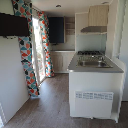Camping du PIGEONNIER - Mobile Home ROCAMADOUR 2 bedrooms 25 m2 + sheltered terrace - Photo 4