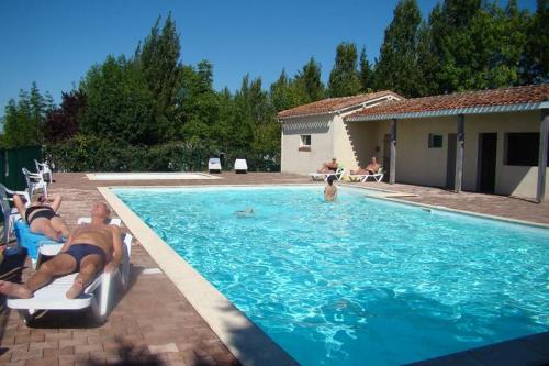 Camping LES GRAVES