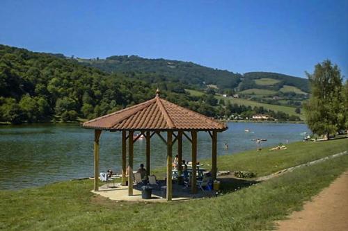 Flower Camping du Lac de Saint Point...
