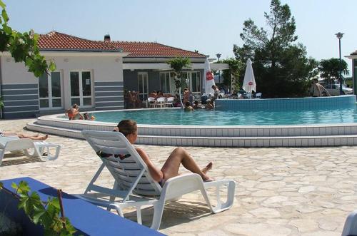Autocamp Peros