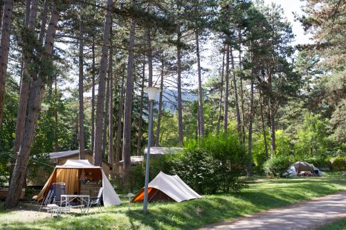 Huttopia Divonne Les Bains