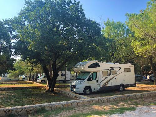 Camping Vransko Jezero Crkvine