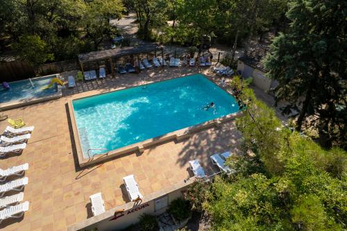 Flower Camping Les Rives de l'Aygues