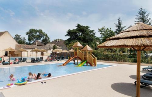 Castel Camping Château de L'Epervièr...