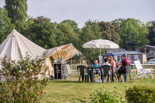 Castel Camping Château de Lez-Eaux