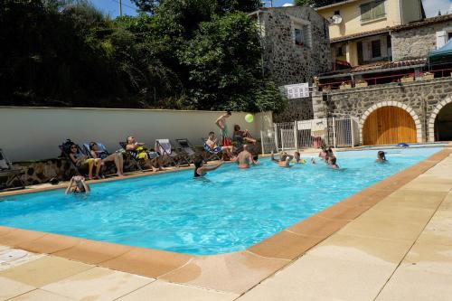 Camping Les Rives d'Auzon