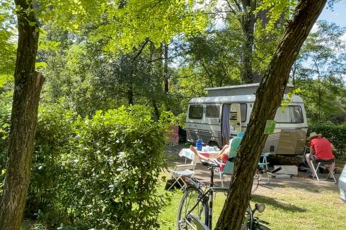 Camping Les Rives d'Auzon