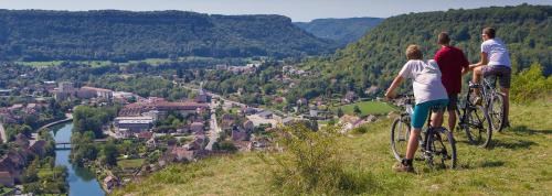 Camping Ecologique LA ROCHE D'ULLY