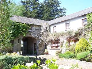Image of Ballinacourty House Caravan & Campin...