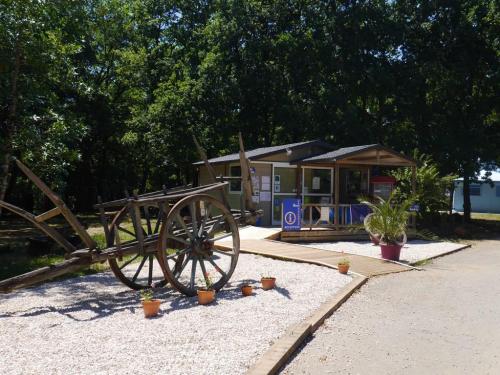 Flower Camping Le Lac aux Oiseaux