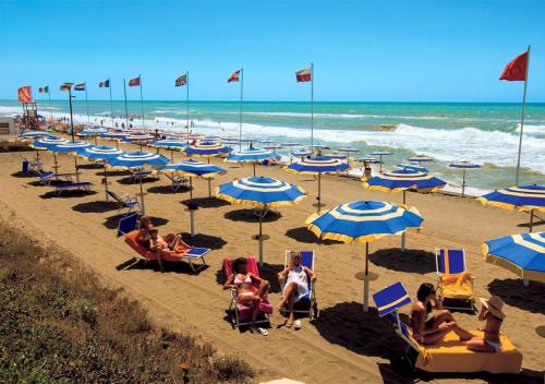 Baia Domizia Villaggio Camping
